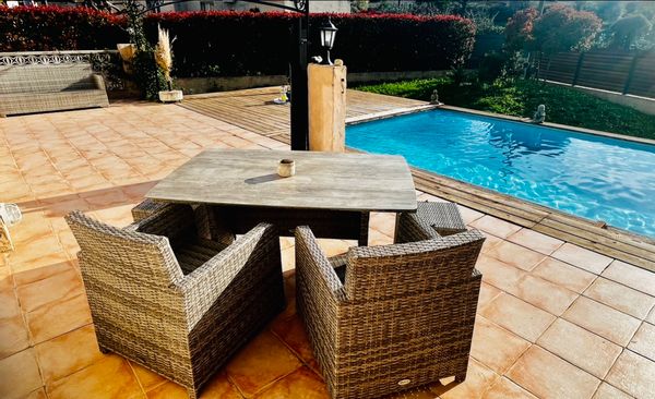 Magnifique maison avec piscine, à 15 minutes de la plage