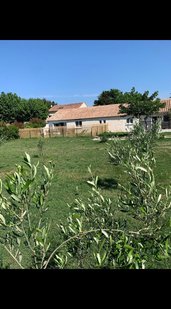 Maison familiale en campagne sur Tarascon proche Arles , Nîmes , Avignon