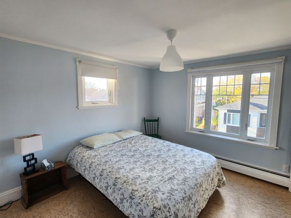 Chambre privée dans une charmante maison au coeur des services, entre fleuve et montagnes