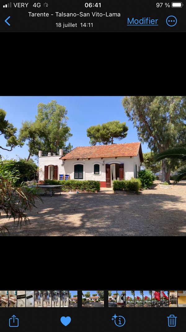 Charming 1750 beachfront property in a beautiful private park