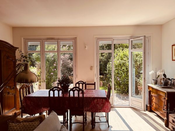 Maison avec jardin (3 chambres + bureau) proche des berges de la Seine, à 30 min du centre de Paris.