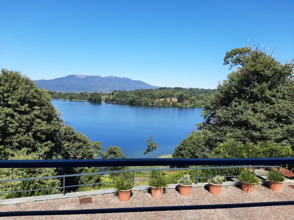 Dolce vita in Italy directly on the lake