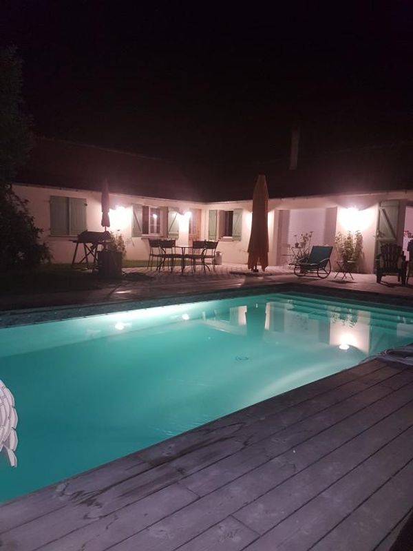 Maison avec un grand jardin et une piscine chauffée, au cœur de la Vallée de la Loire