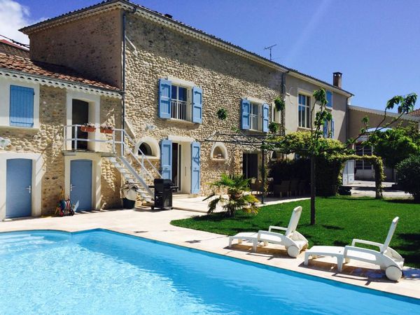 Grande maison de village en Provence