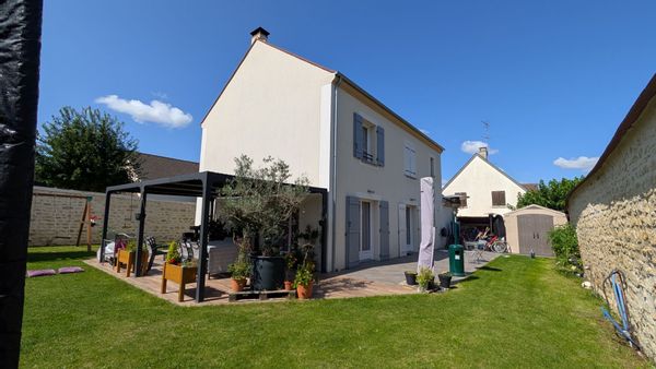 Maison neuve en centre ville charmant village