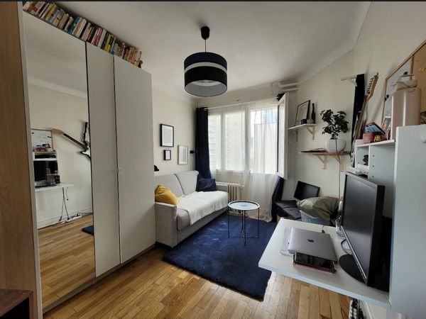 Cute studio near the metro