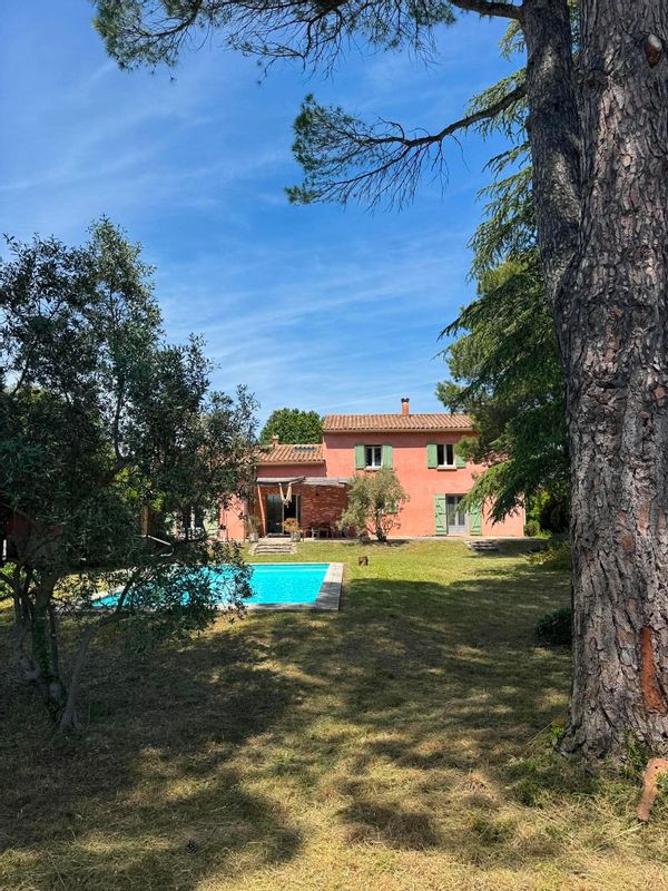 Au coeur du Luberon, la maison provençale de Caroline & Hugo