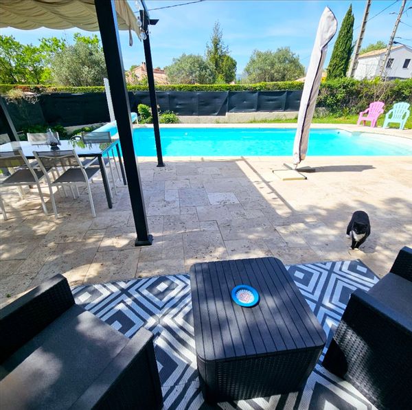 Rez-de-villa avec piscine et jacuzzi