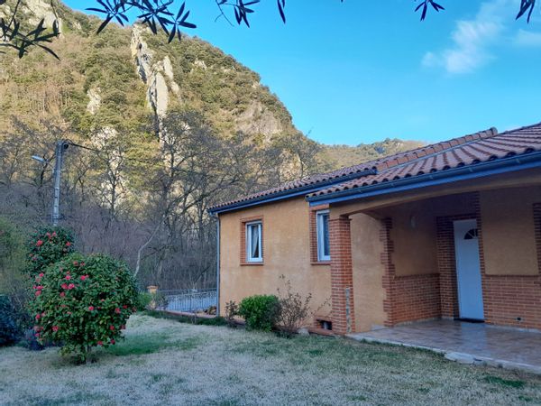 Maison proche de la nature et des services de la ville / House close to nature and city amenities