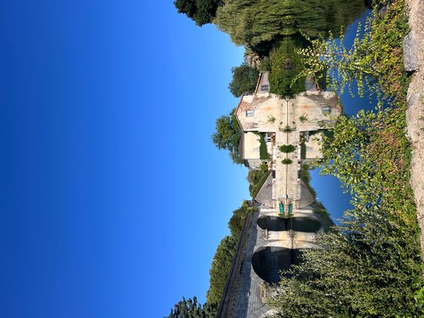 Pretty house on the river near Cognac France. 4 bedrooms, sleeps 8