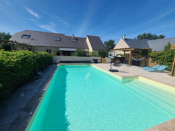 Grande maison avec piscine proche de Tours