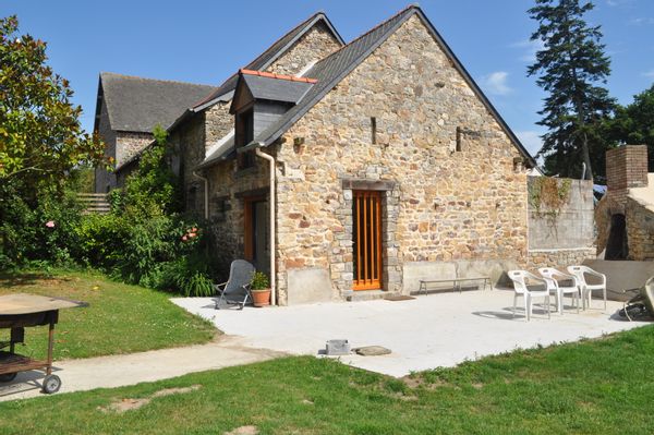 Une petite maison et son grand jardin en Bretagne