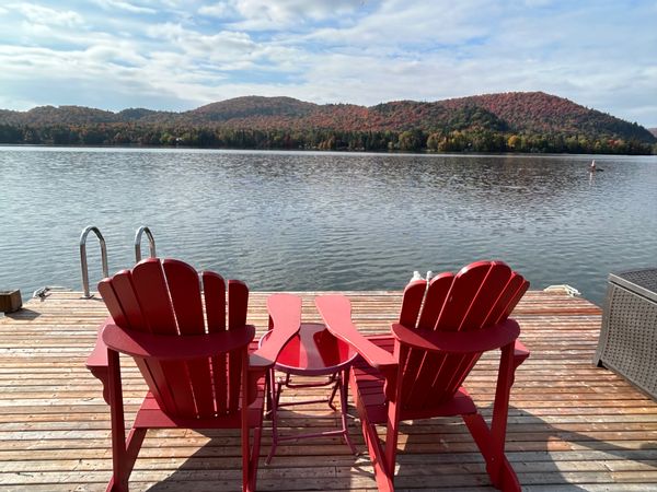La maison de Lyne et Gino au lac de la montagne noire dans Les Laurentides