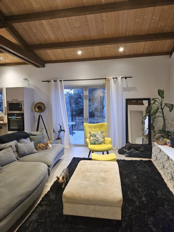 Maison au calme à Belgodère, vue montagne, piscine, fibre. Garde de nos 2 chiens et 2 chats.