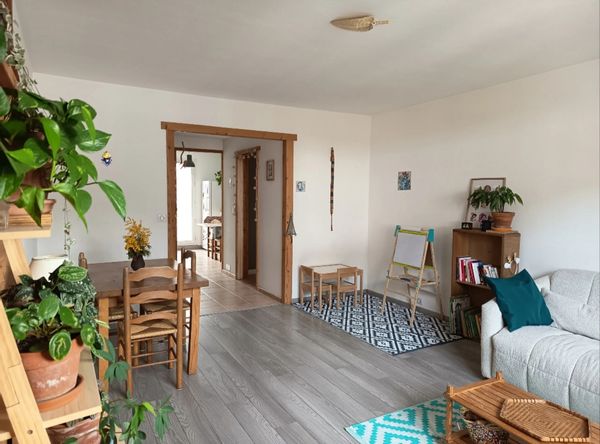 Appartement cosy avec vue sur les montagnes.