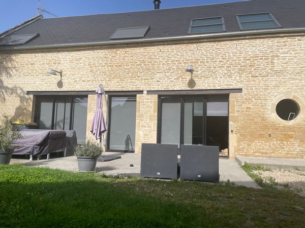 Maison lumineuse et au calme, à la campagne, proche de la mer et de la ville de Caen, idéale pour famille avec enfants
