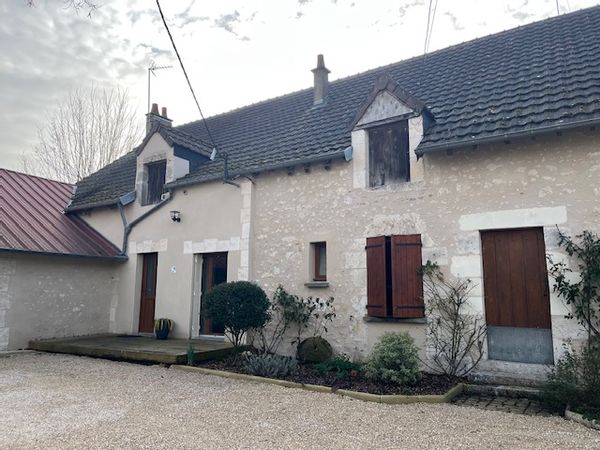 Maison de plein pied avec grand jardin au cœur d'un village et tout près des châteaux de la Loire