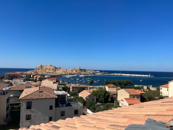 Appartement dans la vieille ville d’île rousse, à quelques minutes de la plage. INDISPONIBLE EN 2026