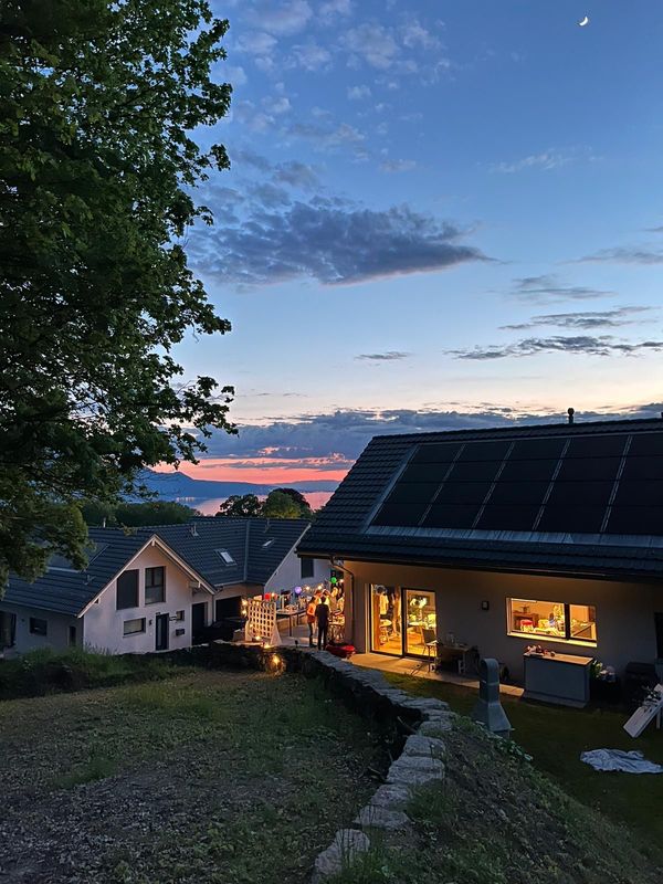 Notre maison familiale neuve entre lac et montagne (avec cheminée, Thermomix... toute équipée !)