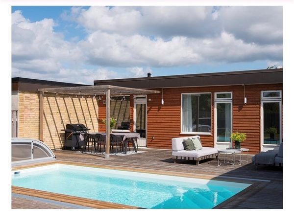Maison familiale avec piscine chauffée à Malmö