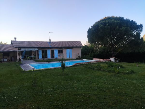 Chambre d'amis dans maison (Toulouse accessible en bus)