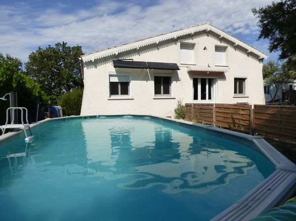Proche de Chateauneuf du Pape maison au calme