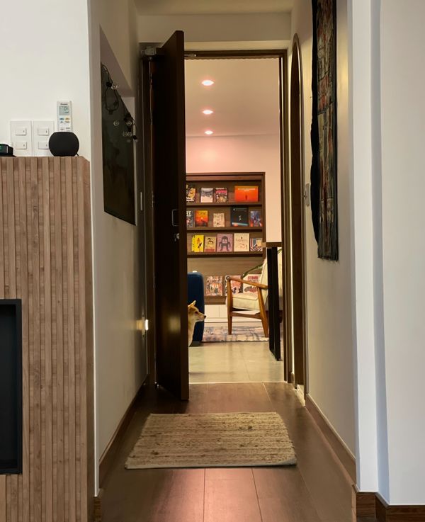 1 flat in Ho Chi Minh city, in District 7 - close to the center. Quiet residential area to recharge batteries after a day around the bustling streets.