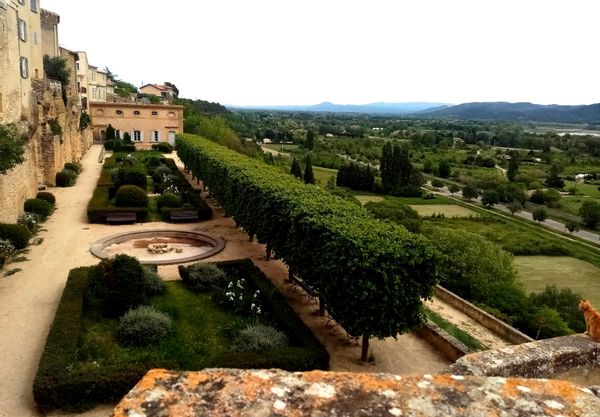 Jolie maison de village à Lauris (Luberon)