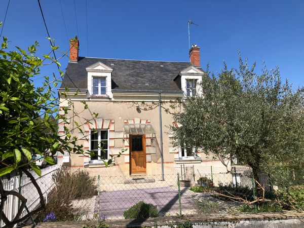 Charmante maison tourangelle en bord de ruisseau.