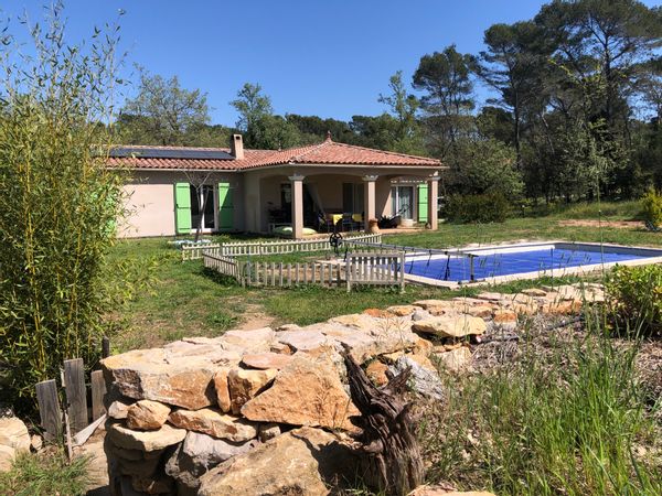 Maison provençale entre terre et mer