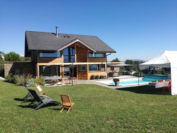 Maison bois et lumière en Haute-Savoie