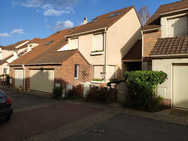Maison à Gif sur Yvette  / 24 kms Paris Sud Ouest/ Parc de la Vallee de Chevreuse / Versailles