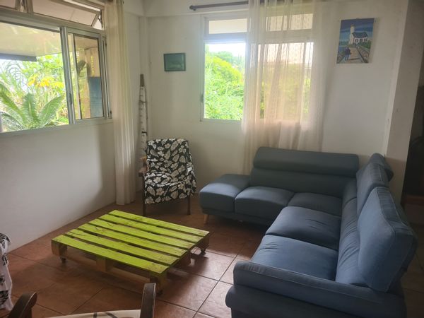 Maison conviviale en bord de lagon