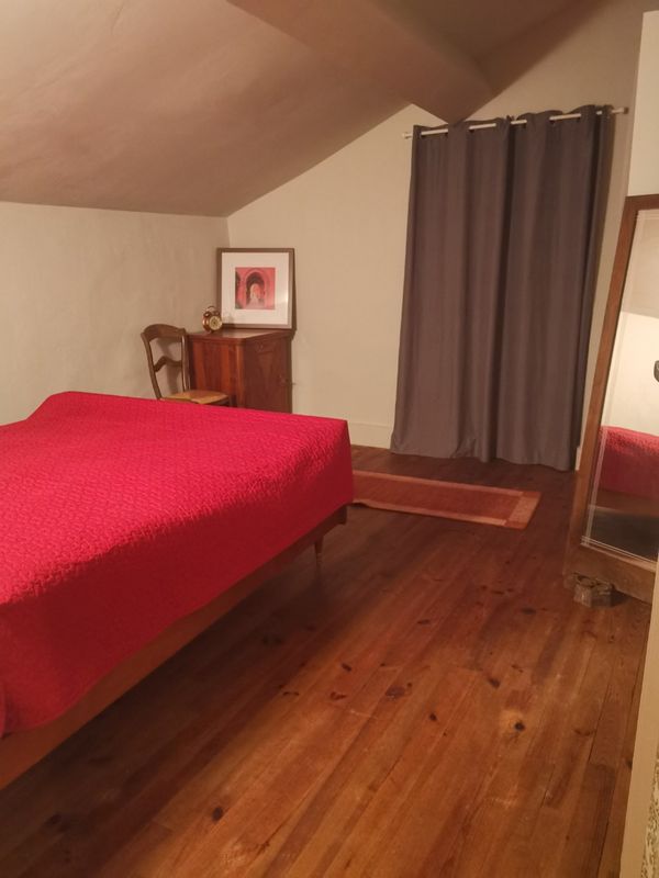 Chanbre privée dans une grande maison.