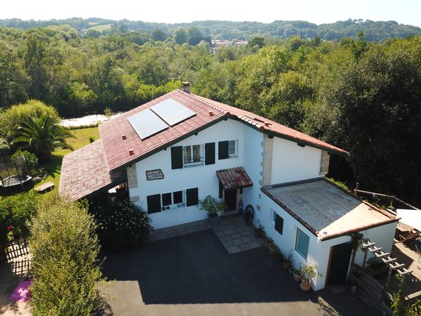 Maison Ascain, 8min plage de St jean de Luz, au calme , balades et randonnées à proximité