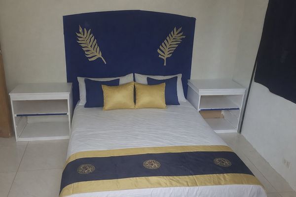 Maison avec terrain de 2000m2 vue imprenable sur Puerto Lopez au calme