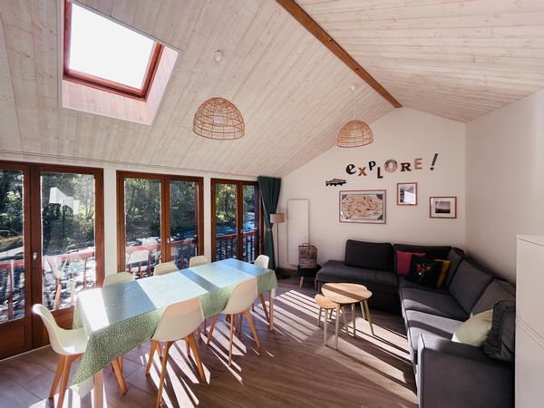 La maison de Elsa et Jérôme avec une vue imprenable sur la rivière !
