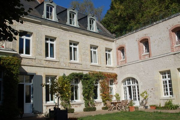 Villa troglodyte dans les chateaux de la Loire et les vignes de  Vouvray