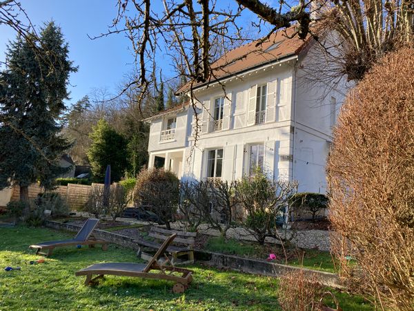 Proche Paris et Auvers-sur-Oise, maison familiale avec grand jardin au coeur du Vexin