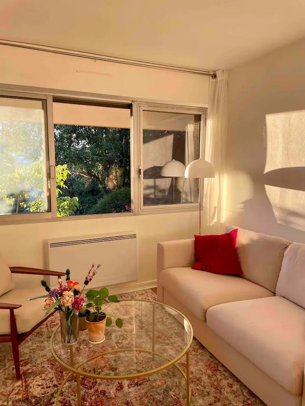 NOTRE APPARTEMENT EST EN TRAVAUX POUR PLUSIEURS MOIS Appartement d'Alicia et Thomas, calme et bien décoré (proche Thermes)