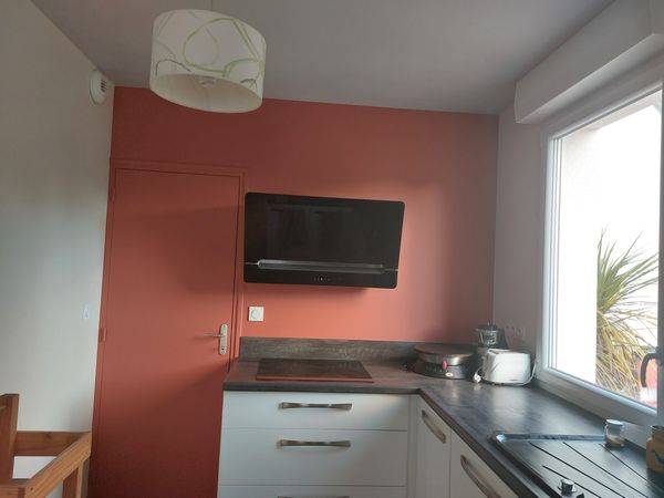 Chambre dans une maison, entre terre et mer