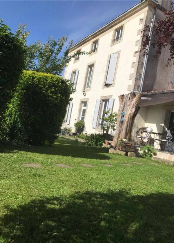 Chez Guilem maison familiale au calme dans une petite ville idéale pour découvrir la région