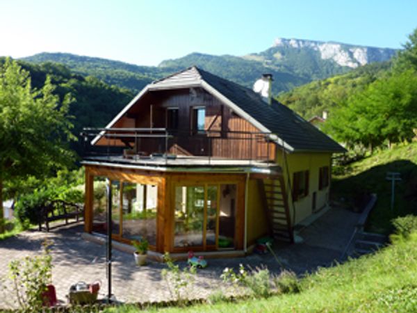 maison en Savoie: lacs et montagnes
