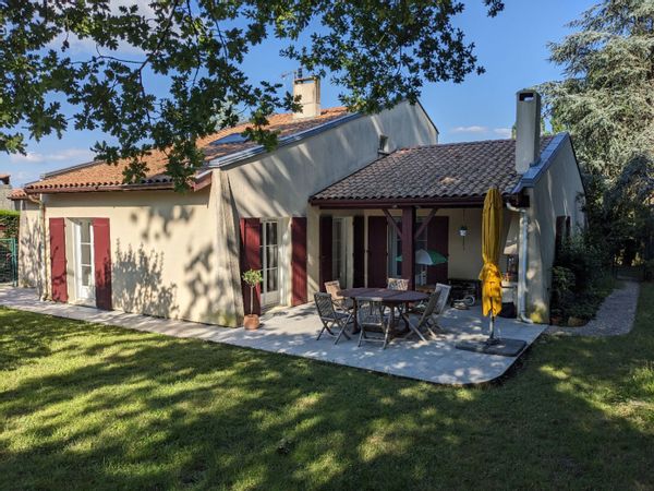 Maison familiale avec grand jardin, aux portes de Bordeaux