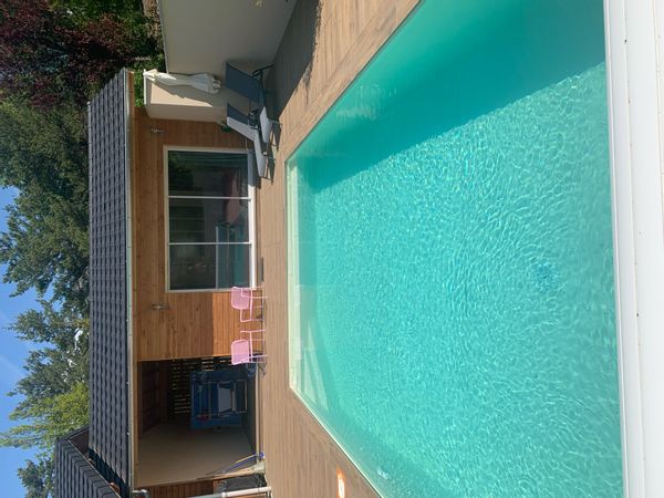 chambre indépendante neuve + piscine chauffée