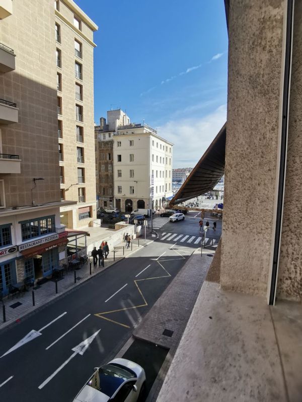 Appartement vieux port proche mairie
