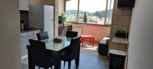 2 pièces vue mer et château + parking