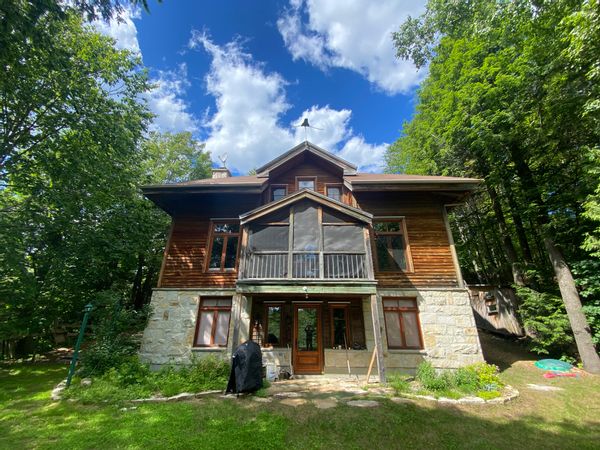 Maison de campagne sur bord de Lac privé