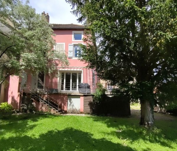 Maison centre Givry