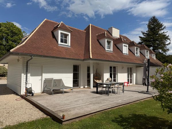 Maison familiale et chaleureuse avec grand jardin - 5mn de Chantilly